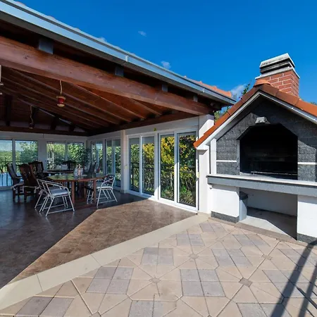 Holiday home Spacious With Pool And Hot Tub In
